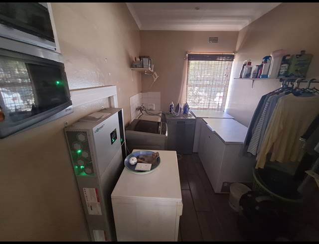 3 BEDROOM HOUSE FOR SALE IN VANDERBIJLPARK SE 2